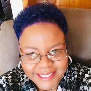 Meet your Posher, Yvette